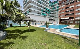 Piso Reformado Con Terraza, Piscina, 3 Minutos De Playa De Fenals